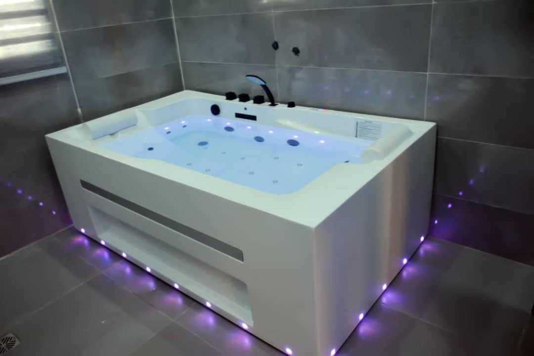 Danzee Apartments And Suites Benin City Extérieur photo