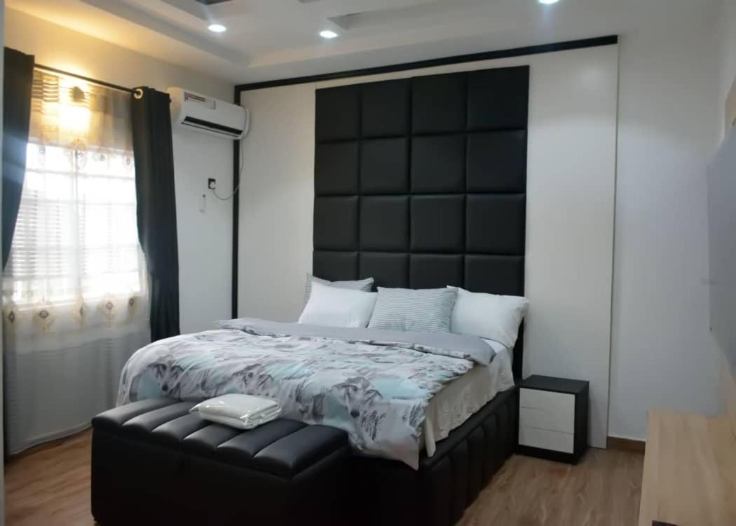 Danzee Apartments And Suites Benin City Extérieur photo